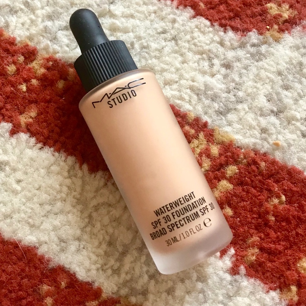 MAC Waterweight SPF 30 Foundation